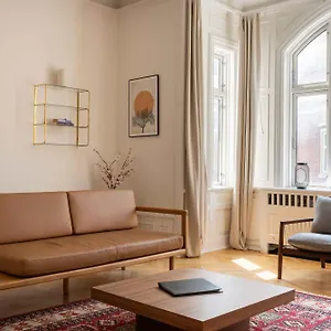 Lovely 3br Manor 5 Min From Tivoli Gardens Kopenhagen